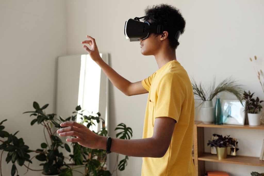 Virtual Reality (VR) as Embodied Technology