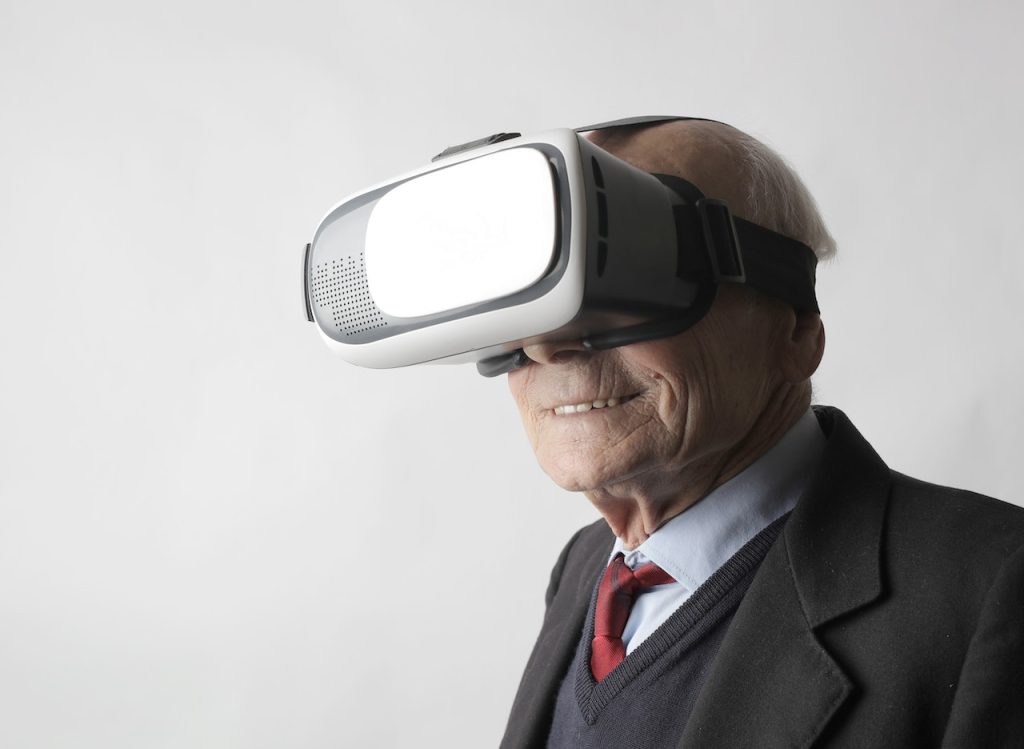 How to use a virtual reality headset?