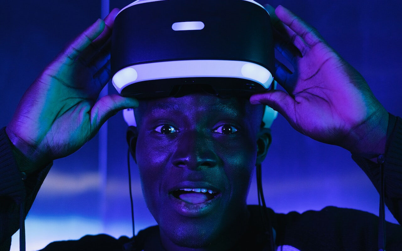 How to Stream VR to Your Phone? - A Comprehensive Guide - Techtyche