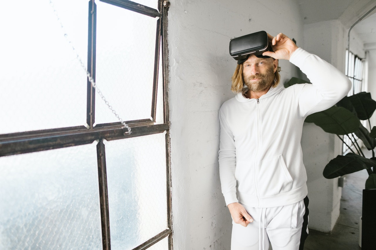 How To Watch VR On TV A Complete Guide For Sharing Your Virtual